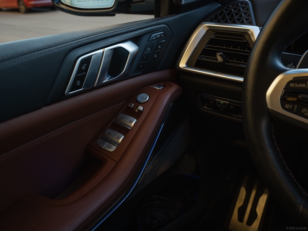 Интерьер BMW X7
