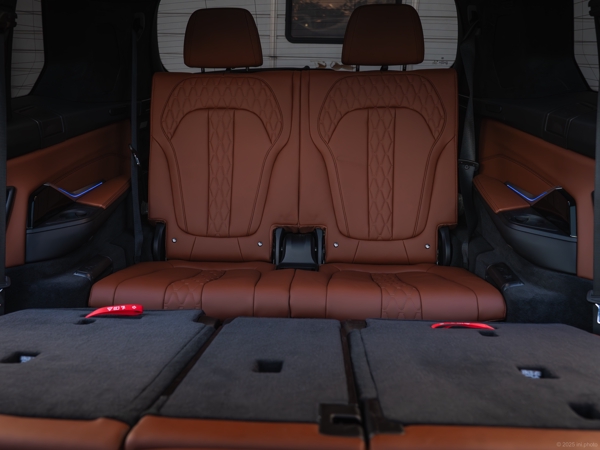 Интерьер BMW X7