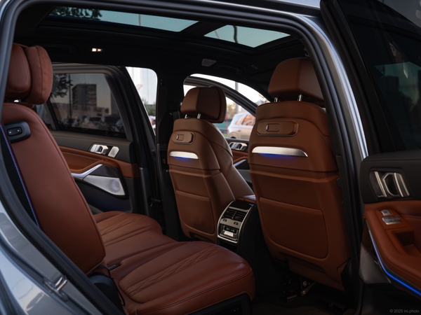 Интерьер BMW X7