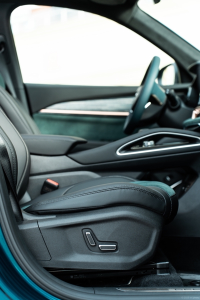 Интерьер Geely Monjaro