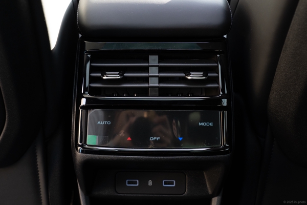 Интерьер Geely Monjaro