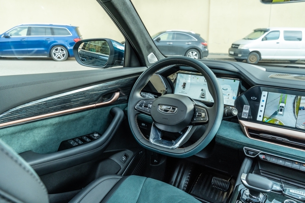 Интерьер Geely Monjaro