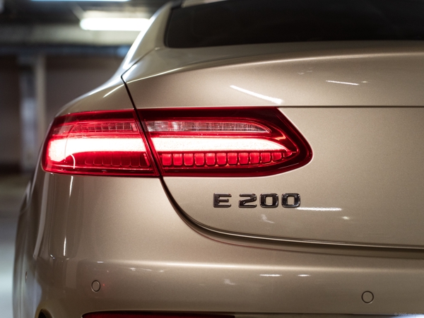 Mercedes E200