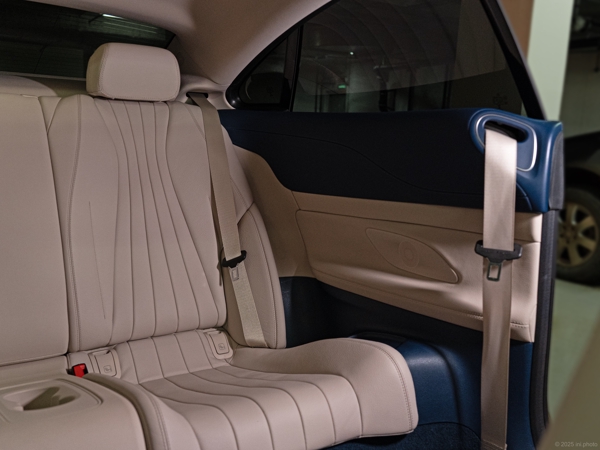 Интерьер Mercedes E200