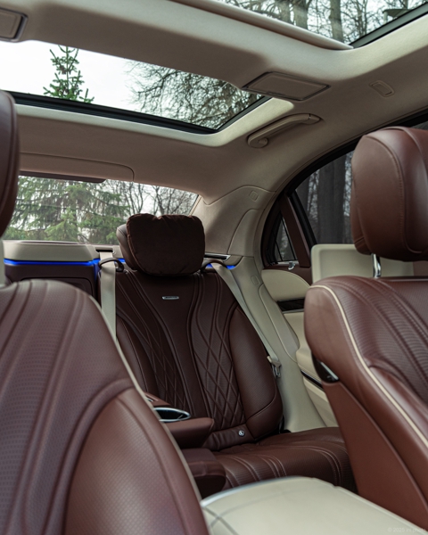 Интерьер Mercedes S63