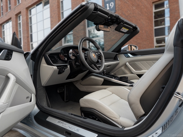 Интерьер Porsche 911