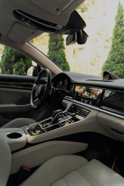 Интерьер Porsche Panamera